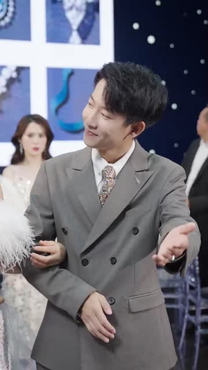 （离婚后她怀了帝国总裁的崽84集）高清短剧全集在线畅享封面图