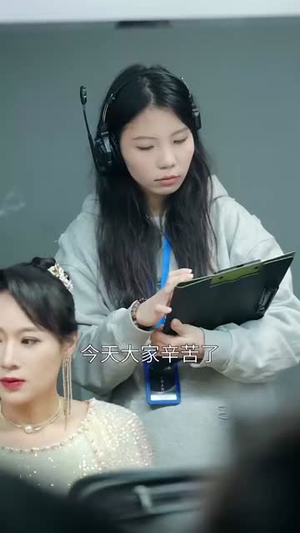 （五旬老太上春晚64集）短剧全集高清流畅在线追更封面图