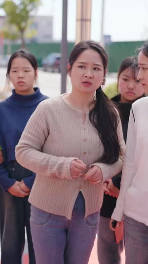 （拒谣风暴我的邻里反击战55集）短剧完整版立即观看封面图