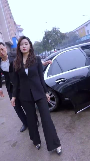 （今天开始做首富87集）高清短剧在线流畅播放封面图