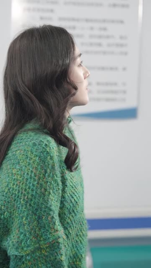 （婆婆进城过大年33集）短剧全集，在线观看无限制封面图