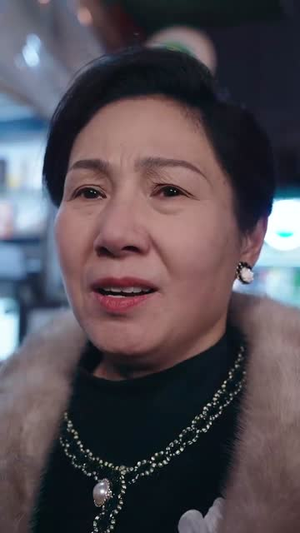 （女儿的巨额来电50集）全集短剧一键解锁在线观看封面图