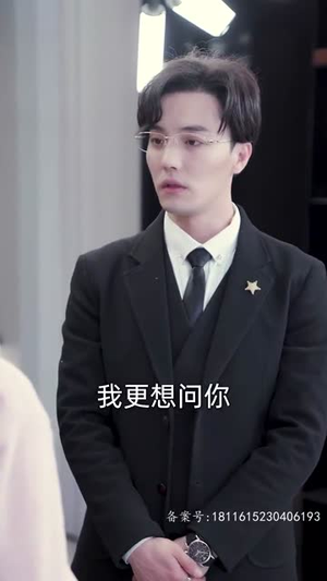（穿进末世后，我与仇人同居了71集）高清短剧全集免费播放封面图
