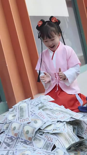 （小小福娃狂宠爸妈83集）高清流畅短剧随时看封面图