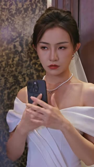 （她的甜蜜逆袭30集）高清流畅短剧一键解锁封面图