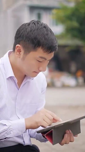 （股王废婿83集）高清短剧即刻点播精彩剧情封面图