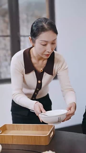 （秦爷的小娇纵96集）高清短剧全集随时随心看封面图