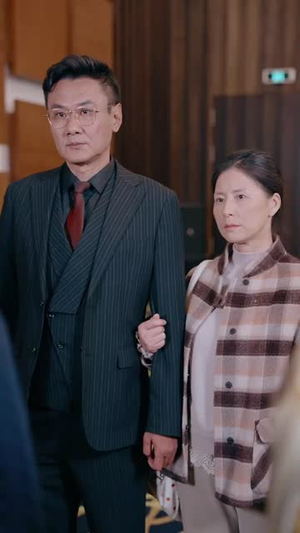 （出走后奶奶掀翻全家30集）高清流畅短剧一键解锁封面图
