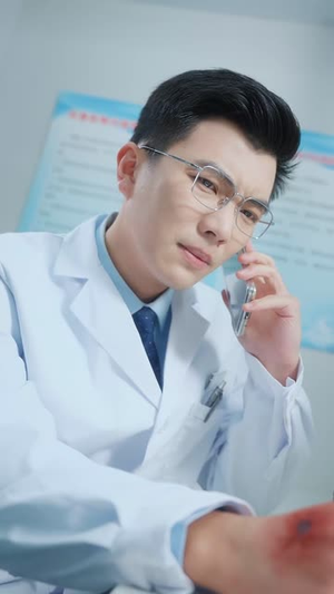 （医道不负仁心30集）全集高清短剧在线免费看封面图