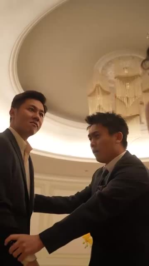 （离婚后夫人是首富千金100集）短剧全集无删减在线看封面图