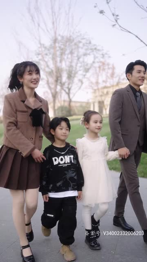 （萌娃替父相亲，拐个妈咪嫁豪门100集）独家短剧全集在线观看封面图