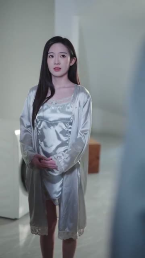 （爱意难歇99集）热门短剧流畅播放不停歇封面图