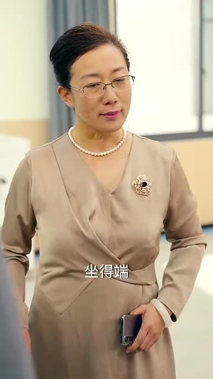 （过年回家大战臭小子32集）全集短剧手机随时观看封面图