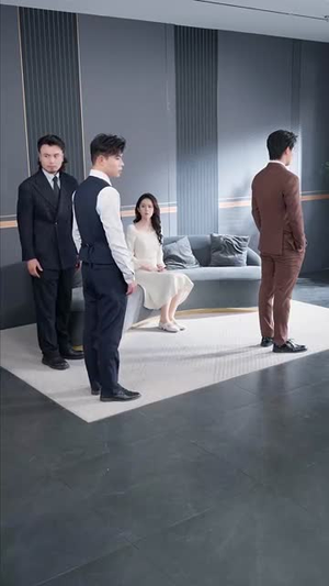 （逃离婚姻后，他步步沦陷85集）全集短剧在线免费观看封面图