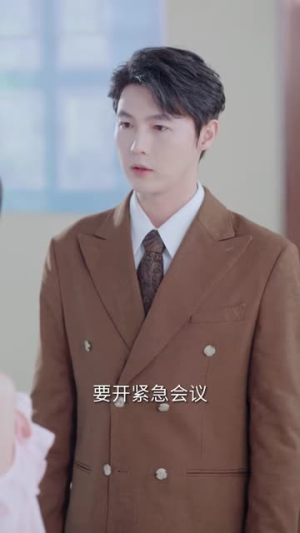 （暗恋我十年不说，幸好有弹幕剧透58集）独家短剧一键播放全集封面图