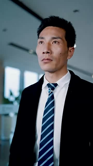 （董事长儿子下基层70集）短剧全集限时免费抢先看封面图