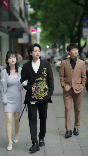（爱你如明月50集）热门短剧流畅播放不卡顿封面图