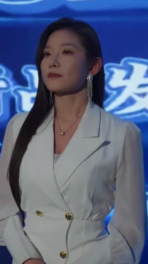 （夕阳下的伪装者47集）在线短剧流畅播放不卡顿封面图